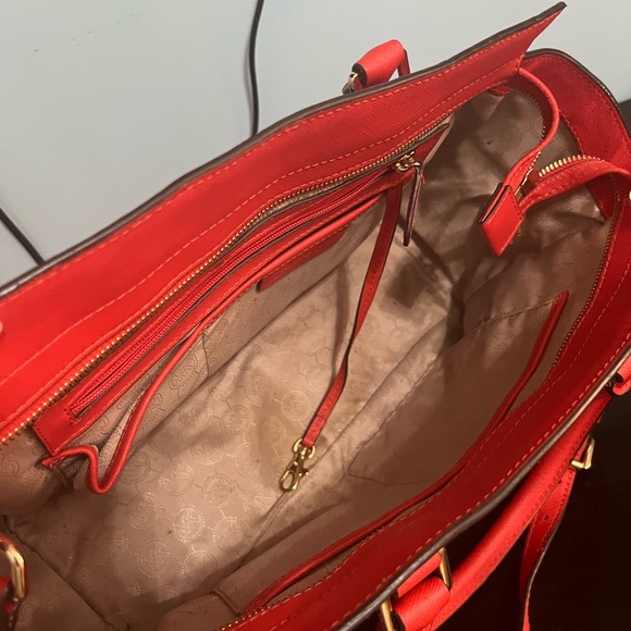 Michael Kors red bag - Picture 3 of 3